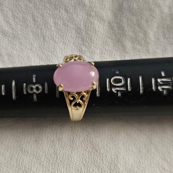 Elegant Pink Jade Ring in 14K Gold setting - Picture 3 of 5